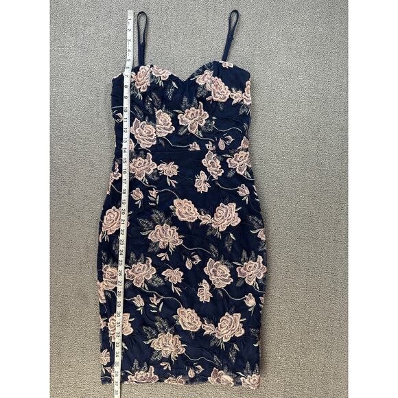 Lulus Dress As Time Grows By Navy Blue Floral Embroidered Bodycon Size Small - Picture 11 of 12